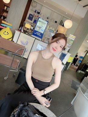 CINNAMON RIBBED SLEEVELESS TOP-CHOCO