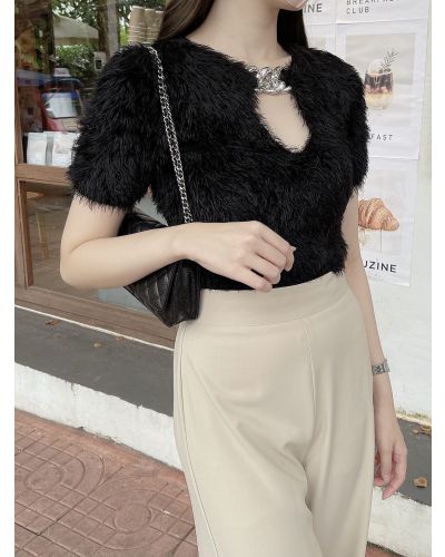 FLUFFY DEEP NECK KNIT TOP