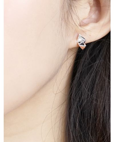 GEOCRINKLE SILVER STUD EARRINGS-SILVER