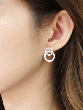 DOUBLE TIRED CIRCLES DROP EARRINGS